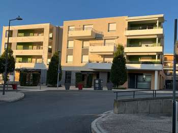 Location Appartement 3 piècesSaint-Priest-en-Jarez