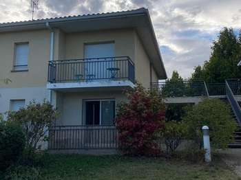 Location Appartement 2 piècesSaint-Quentin-de-Baron