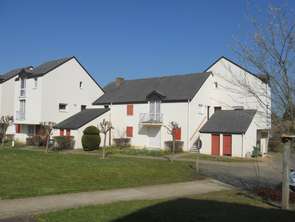 Location Appartement 4 piècesSaint-Vincent-du-Lorouër