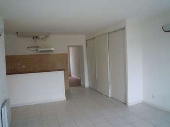 Location appartement 2 pièces Trans-en-Provence 83
