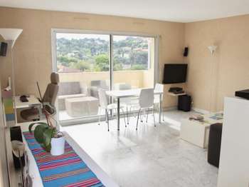 Location Appartement 3 piècesVallauris