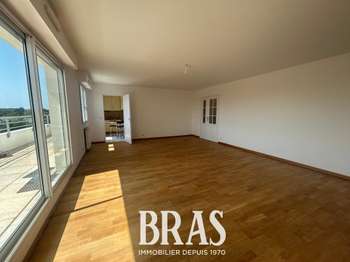 Location Appartement 4 piècesVannes Vincin