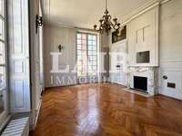 Bureaux et commerces 8 pièces