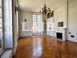 Bureaux et commerces 8 pièces