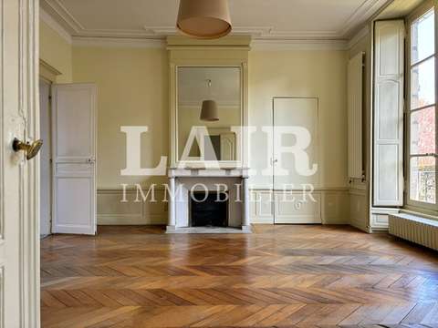 Bureaux et commerces 8 pièces