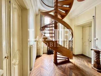 Bureaux et commerces 8 pièces