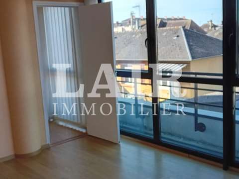 Bureaux et commerces 4 pièces