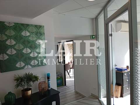 Bureaux et commerces 6 pièces