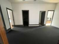 Bureaux et commerces 5 pièces