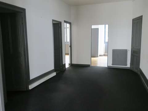 Bureaux et commerces 6 pièces