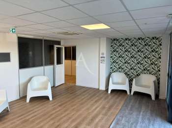 Bureaux et commerces Angles 85