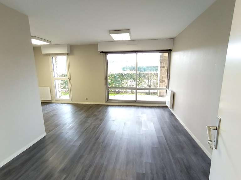 Bureaux et commerces 2 pièces