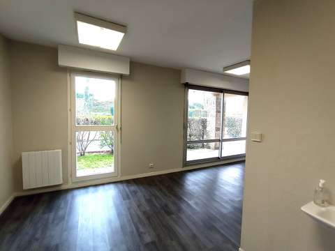 Bureaux et commerces 2 pièces