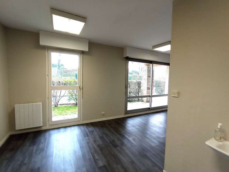 Bureaux et commerces 2 pièces