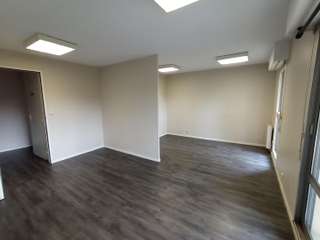 Bureaux et commerces 2 pièces