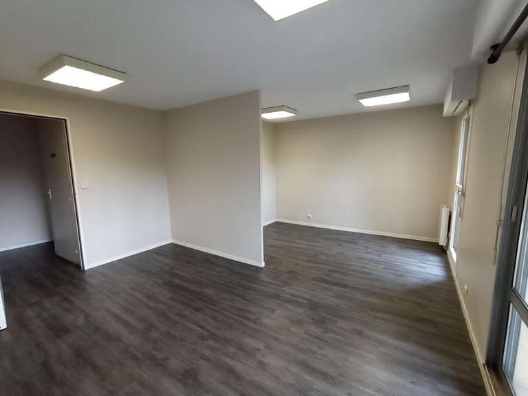 Bureaux et commerces 2 pièces