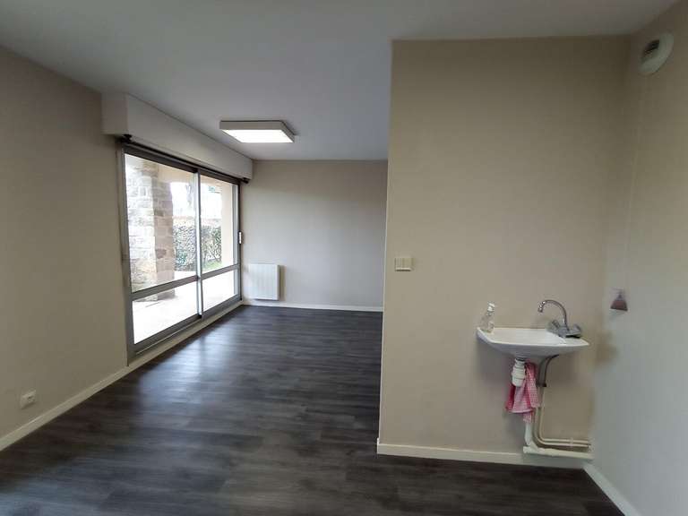 Bureaux et commerces 2 pièces