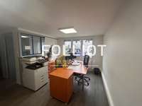 Bureaux et commerces 4 pièces