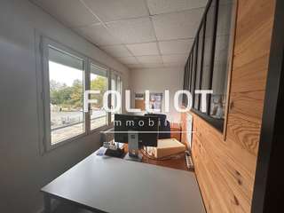 Bureaux et commerces 4 pièces