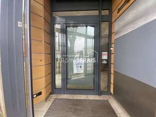 Bureaux et commerces 4 pièces