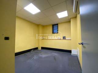 Bureaux et commerces 4 pièces