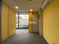 Bureaux et commerces 4 pièces Bureaux et commerces 4 pièces