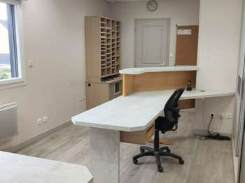 Location Bureaux et commerces 371 m&sup2;Balazé