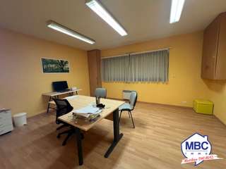 Bureaux et commerces 7 pièces