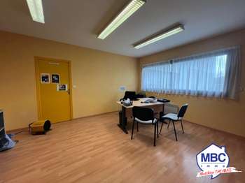 Bureaux et commerces 7 pièces