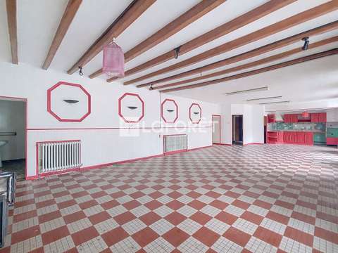 Bureaux et commerces 4 pièces Bureaux et commerces 4 pièces