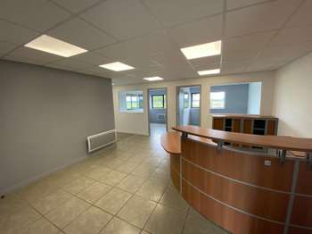 Bureaux et commerces 7 pièces