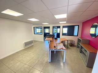 Bureaux et commerces 7 pièces