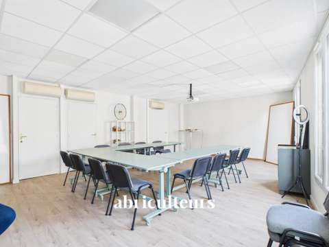 Bureaux et commerces 4 pièces