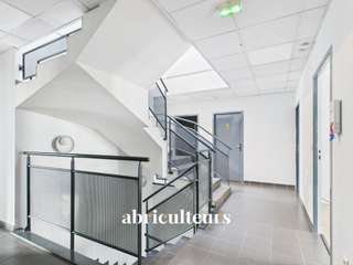 Bureaux et commerces 4 pièces