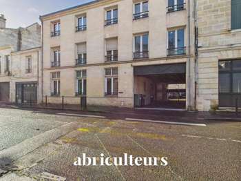 Bureaux et commerces 4 pièces Bureaux et commerces 4 pièces