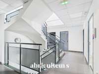 Bureaux et commerces 4 pièces Bureaux et commerces 4 pièces