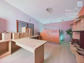 Bureaux et commerces 4 pièces