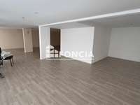 Bureaux et commerces 4 pièces