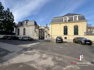 Bureaux et commerces 6 pièces