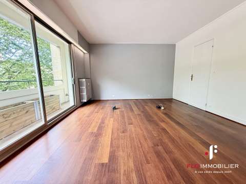 Bureaux et commerces 6 pièces