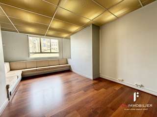 Bureaux et commerces 6 pièces