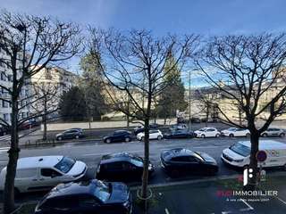 Bureaux et commerces 6 pièces