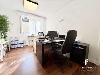 Bureaux et commerces 6 pièces