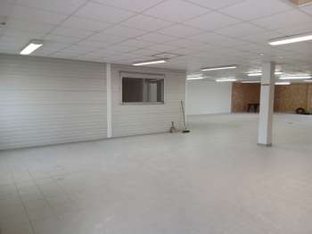 Location Bureaux et commerces 315 m&sup2;Candé