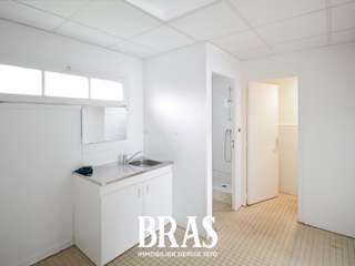 Bureaux et commerces 4 pièces