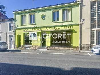Location Bureaux et commerces 73 m&sup2;Cerizay
