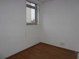 Bureaux et commerces 4 pièces