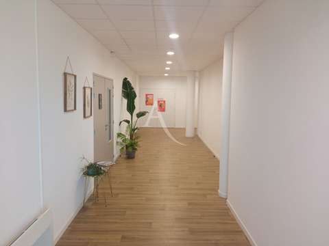 Bureaux et commerces 7 pièces