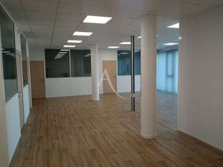 Bureaux et commerces 7 pièces