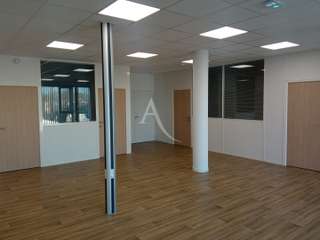 Bureaux et commerces 7 pièces